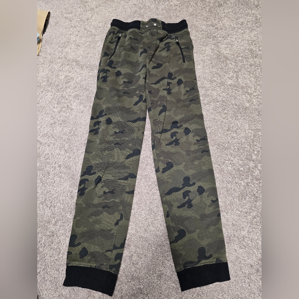 Boy's camo Jogger pants